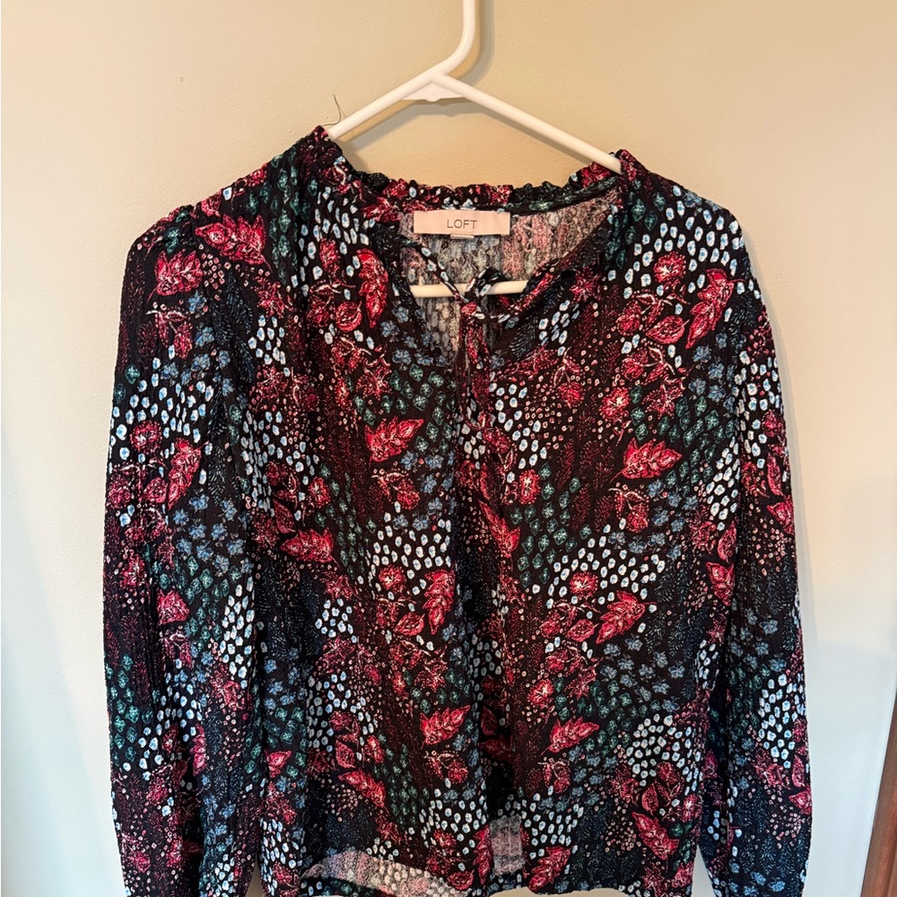LOFT Women's Top - Red, Black, Green & White Floral Design